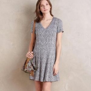 Anthropologie Dolan Woman Dress Ribbed Flare Gray Knit Short Slv Vneck Heather M